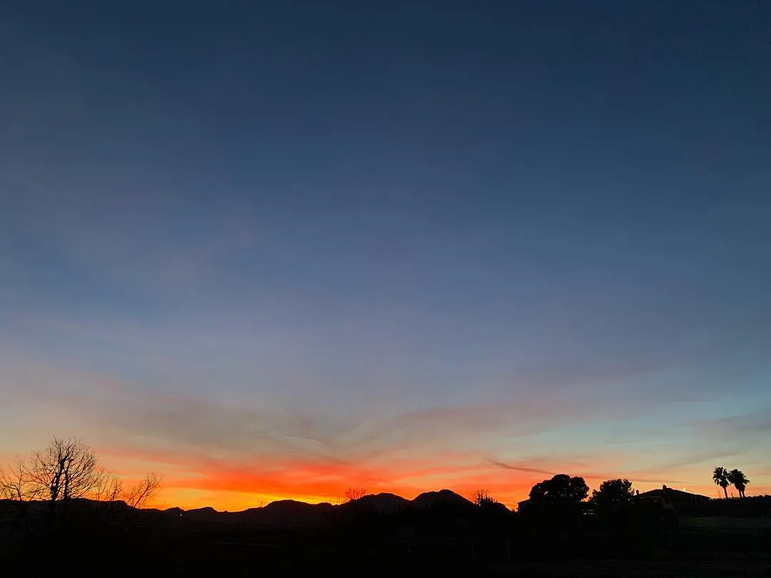 Night falls over La Alqueria